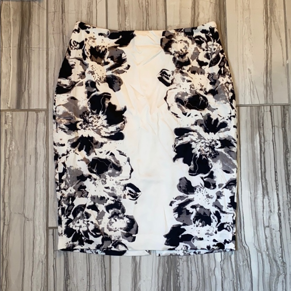 Floral Pencil Skirt w Slit